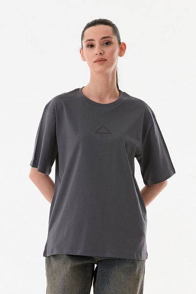 Fulla Moda Τρίγωνο κεντημένο μπλουζάκι με λαιμόκοψη Oversize