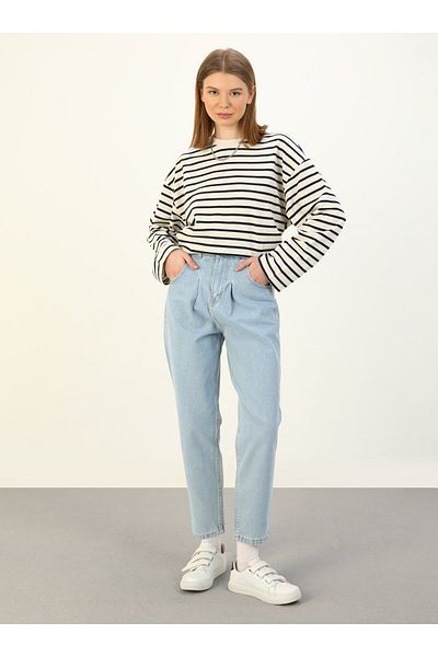 Benin Ice Blue Boyfriend Mold Pleat Λεπτομερές τζιν παντελόνι
