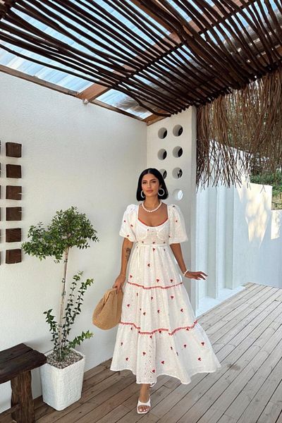 TİANA Φόρεμα Modavera Pomegranate Flower Lace με λεπτομέρεια με κέντημα
