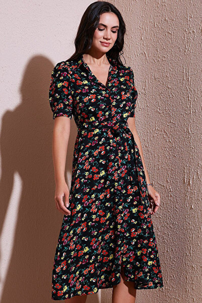 CoolLook Çiçek Desenli Gömlek Yakalı Boydan Düğmeli Kuşak Detaylı Kısa Kol Di...