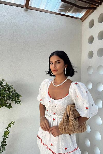TİANA Φόρεμα Modavera Pomegranate Flower Lace με λεπτομέρεια με κέντημα