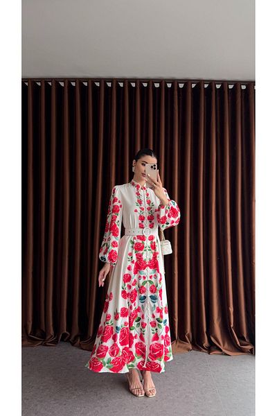 HAZELANNA Rochie maxi cu model de trandafiri roșii pe fundal alb