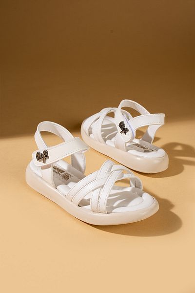 Pembe Potin Girl's White Sandals Elegance in Tiny Steps