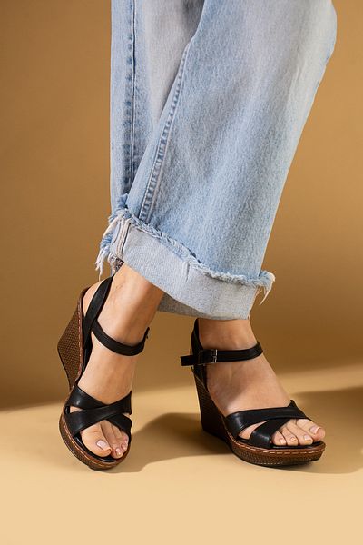 Pembe Potin New Season Women's Black Comfortable Wedge Sole Stylish Daily Sandals