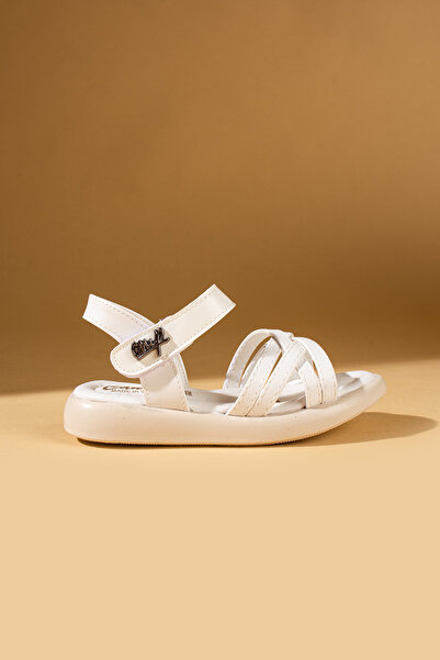 Pembe Potin Girl's White Sandals Elegance in Tiny Steps