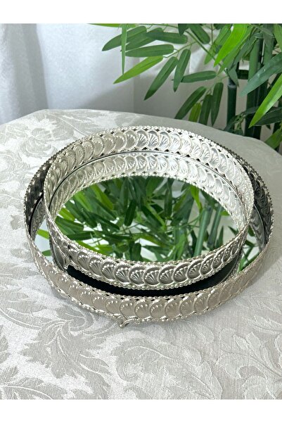 Generica طقم صواني معدن حجم كبير و وسط لون فضي صناعه تركيه قطر الكبير 30 سم و الصغير 25 سم