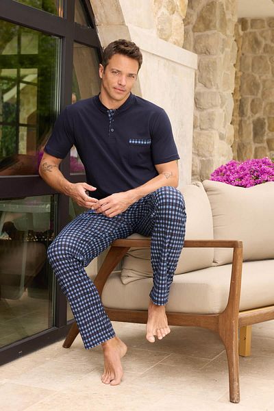 Pijamaevi Marineblaues, kariertes, kurzärmliges Herren-Pyjama-Set mit Knopfleiste und Taschendetail