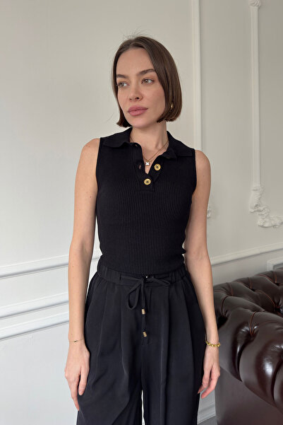 MAGARDE Tricot cu nervuri cu nasturi aurii - NEGRU