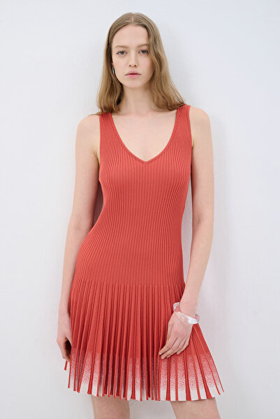 adL V Yaka Triko Elbise