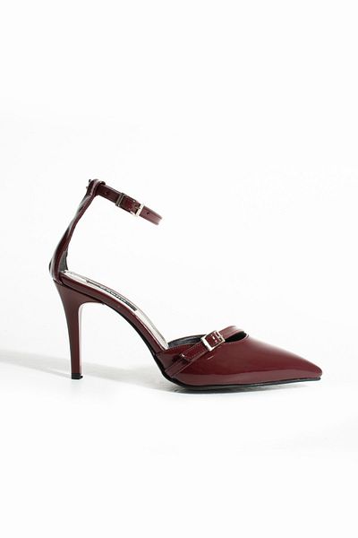 es exello Astral Buckle Detailed Burgundy Patent Leather Thin Heeled Shoes