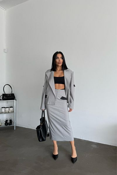leyla sanat sanata yeni bir bakış açısı Leyla Sanat a New Perspective on Art Crop Jacket - Skirt Suit - Grey