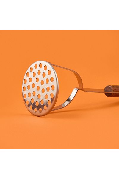 AROW Potato Masher with Wooden Handle - Gray / Brown
