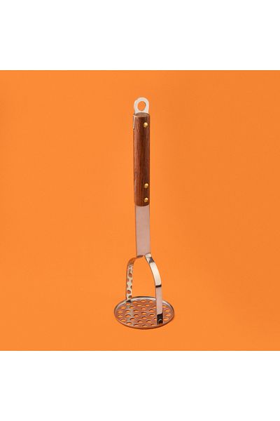 AROW Potato Masher with Wooden Handle - Gray / Brown