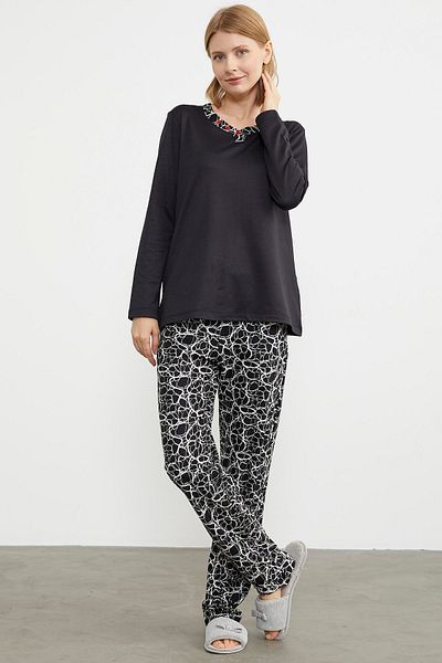 Sementa Set pijama cu detaliu nasturi pe guler - negru