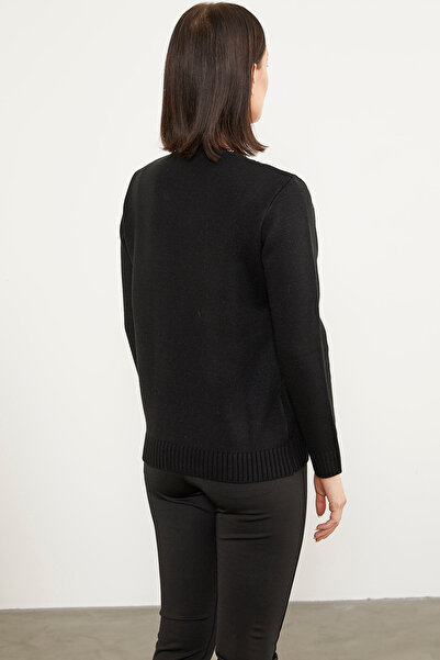 Sementa Pulover de bază tricotat cu detalii în față - negru