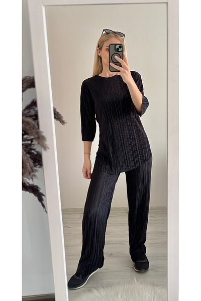 Garamak Women's Pleated Suit