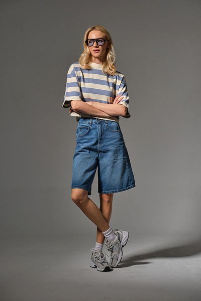 Maule Casoria - Comfortable Loose Cut Women's Jean Bermuda Denim Shorts with Buckle Detail