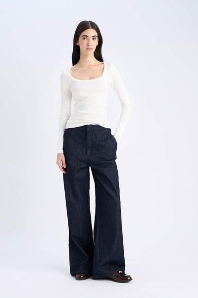 DeFacto Νέα σεζόν Slim Fit Slim Fit Basic Μακρυμάνικο μπλουζάκι με μονόχρωμο καμιζόλα