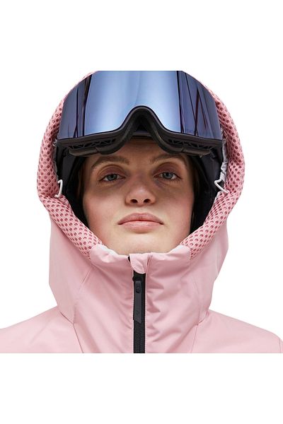 Peak Performance معطف بلاك فاير للنساء