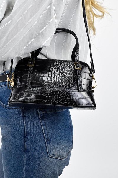 birizmoda Geantă de mână și de umăr bagheta din piele de crocodil - neagră