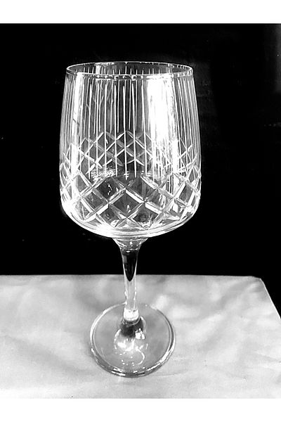 DECOSTYLE Lav Decorated Footed Glass Is Thrown into the Dishwasher