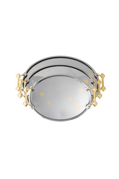 Dania A set of 3 gilded metal trays of different sizes with an elegant and beautiful design, suitable for all presentations and occasions.