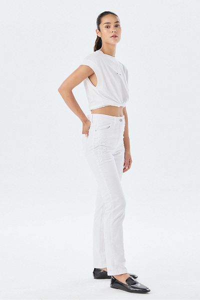 Rue Studio Pantaloni albi din denim cu detaliu de broderie