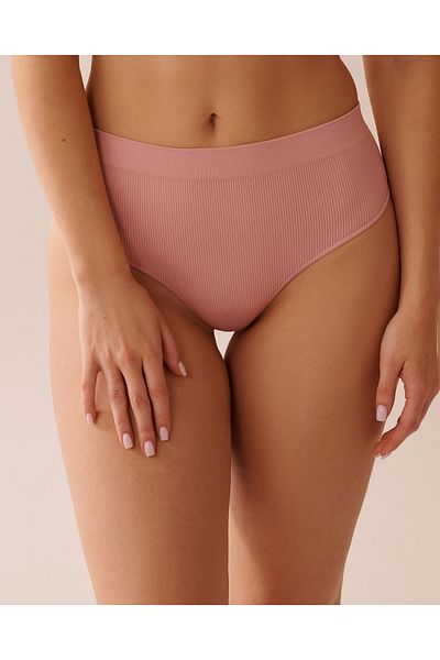 La Vie en Rose Seamless Fabric Ribbed High Waist Thong Panty
