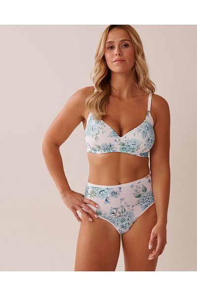 La Vie en Rose Lightly Lined Wireless Sleek Back Bra