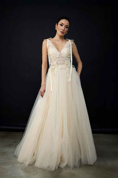 cercis V Yaka Çiçek Aplikeli Tül Etekli Uzun Abiye Elbise