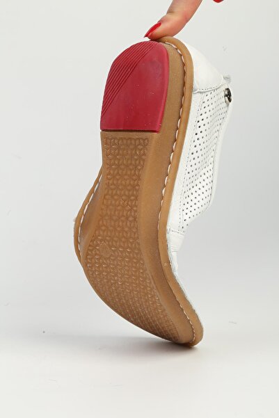 Pierre Cardin White Women's Sports Shoes Pc-54558