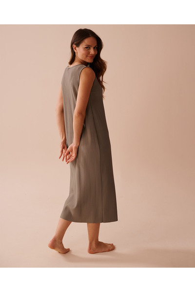 La Vie en Rose Pleated Effect Long Sleeveless Dress
