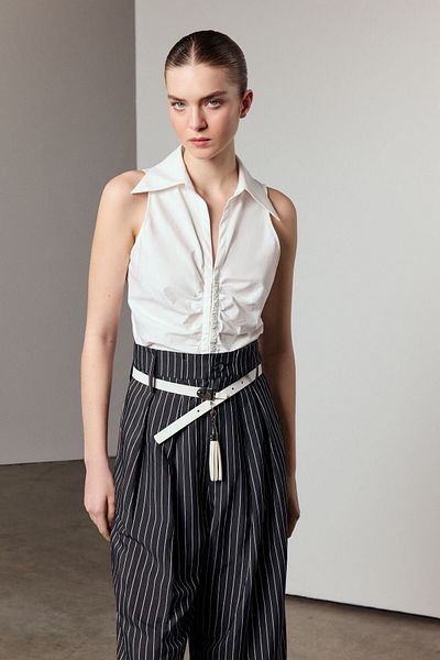 Berr-ın Ecru Shirt, Front Gathered and Sleeveless Style