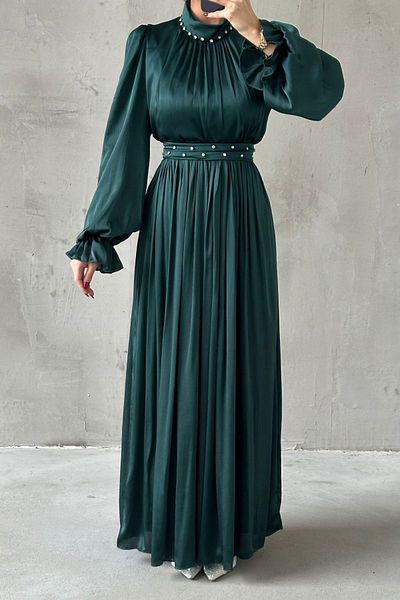 LEYUZE BUTİK Πράσινο βραδινό φόρεμα Hijab - Σατέν ύφασμα, με λεπτομέρεια από πέρλες