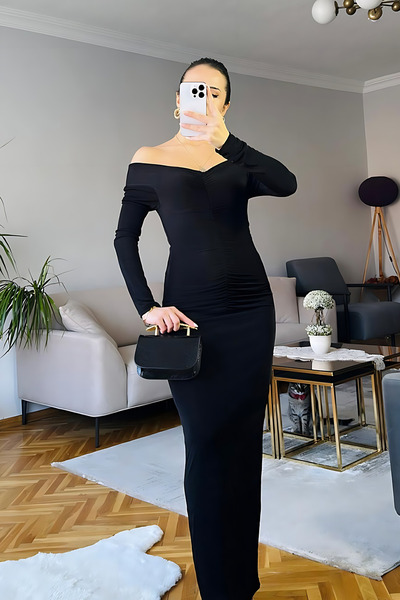 Damla Demli Buzzy Kumaş Büzgü Detaylı Siyah Davet Elbisesi