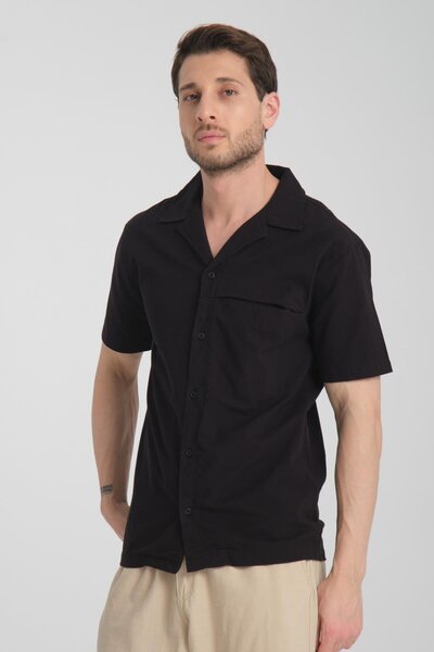 Store 100% Cotton, Modern Cut, Stylish, Comfortable, Pocket Detailed, Buttoned Short Sleeve Shirt