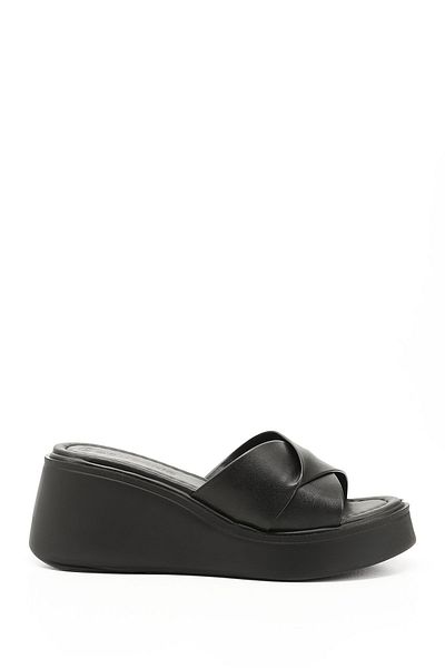 GÖNDERİ(R) Women/Girls Black Wedge Heeled Slippers