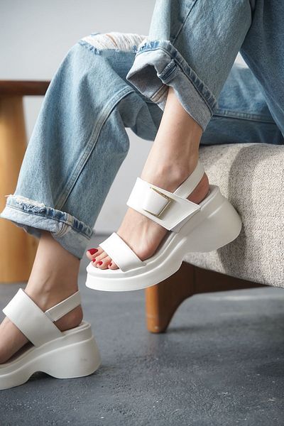 GOFFSHOES White Women's Lisbon Thick Soled Sandals