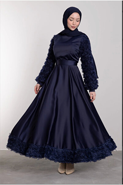 Modarana Eteği Ve Kolları Gül Detaylı Saten Abiye