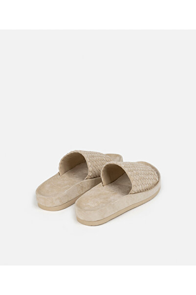 İpekyol Örgü efektli geniş bantlı terlik