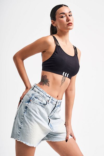 its basic Dámské mini džínové šortky Snow Color Baggy Fit – volný střih
