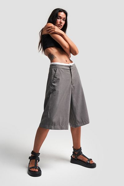 its basic Γυναικείο σορτς βερμούδας σε χρώμα Anthracite Super Long Boxer με λεπτομέρειες