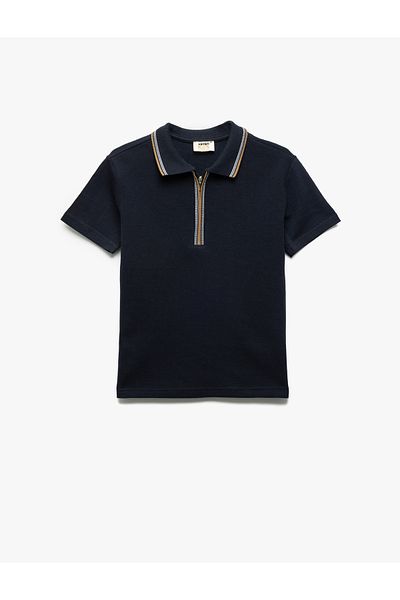 Koton Kurzärmliges T-Shirt mit Polokragen aus Baumwolle mit Reißverschluss und Paspelierung