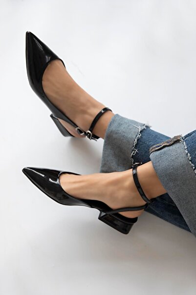 STRASWANS Γυναικεία λουστρίνια παπούτσια με τακούνι Edel Μαύρα