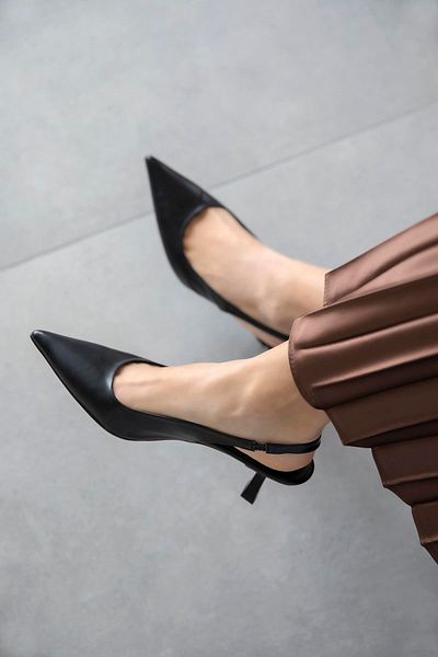 STRASWANS Silver Women's Heeled Leather Shoes Black