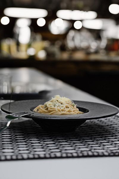 Kütahya Porselen Teos 25 cmSpaghetti Plate Black