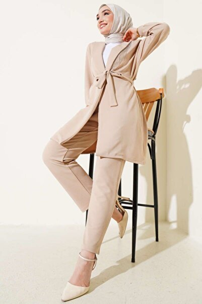 YILMAZBARMAZ Women's Chain Detailed Two-Piece Suit