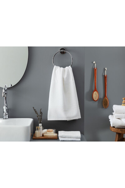 Madame Coco Gestreiftes Dobby-Gesichtshandtuch – Hotelkollektion