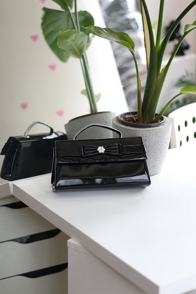 Moom Bag Geantă de mână pentru rochie de seară din piele neagră pentru femei, cu mâner cu mâner