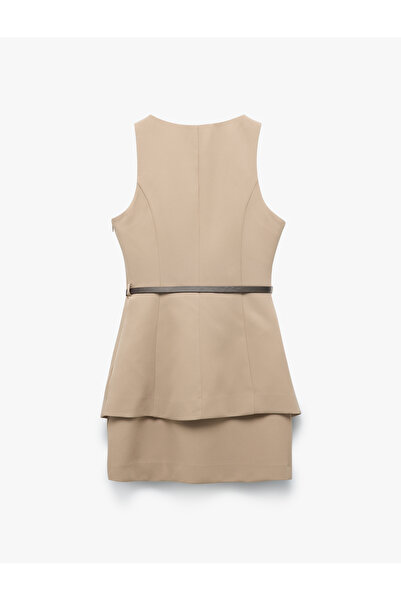 Koton Μίνι φόρεμα με λεπτομέρεια με στρώσεις με ζώνη και αμάνικο γιλέκο με στρογγυλή λαιμόκοψη